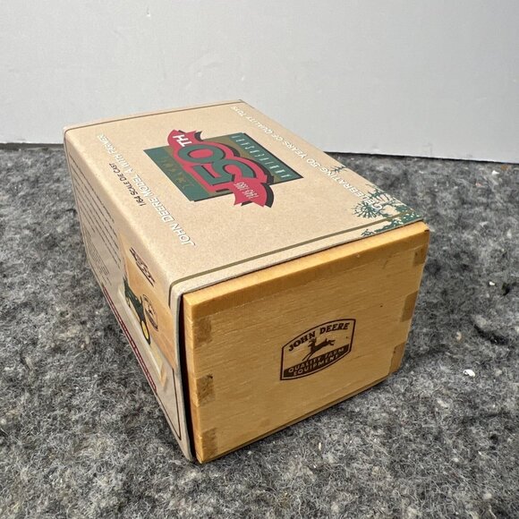 1/64 John Deere Model A Tractor With Man Ertl 50th Anniversary Commemorative - Picture 4 of 8